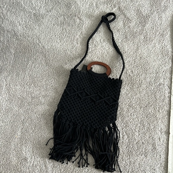 NEW- Danielle Nicole Macrame Fringe Crossbody Bag - Picture 10 of 10